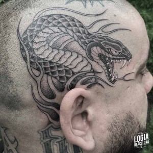 tatuaje_craneo_serpiente_logiabarcelona_willian_spindola_